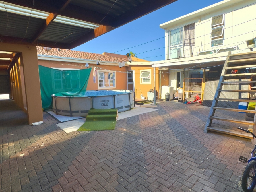 6 Bedroom Property for Sale in Steenberg Western Cape